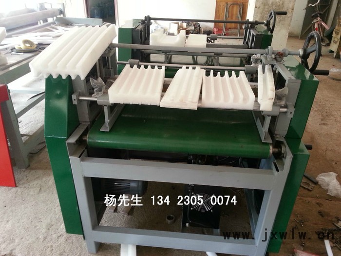 供應(yīng)萬川800L珍珠棉開槽機(jī)，珍珠棉開槽機(jī)價格，珍珠棉開槽機(jī)廠家